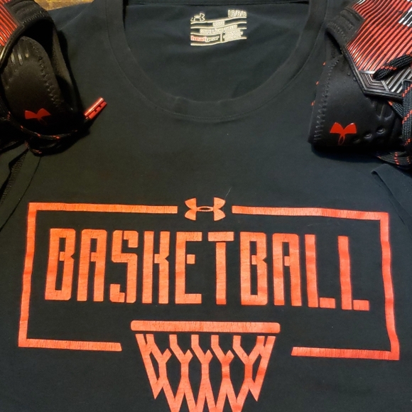 Under Armour mens size large 🏀 t shirt - Picture 2 of 3